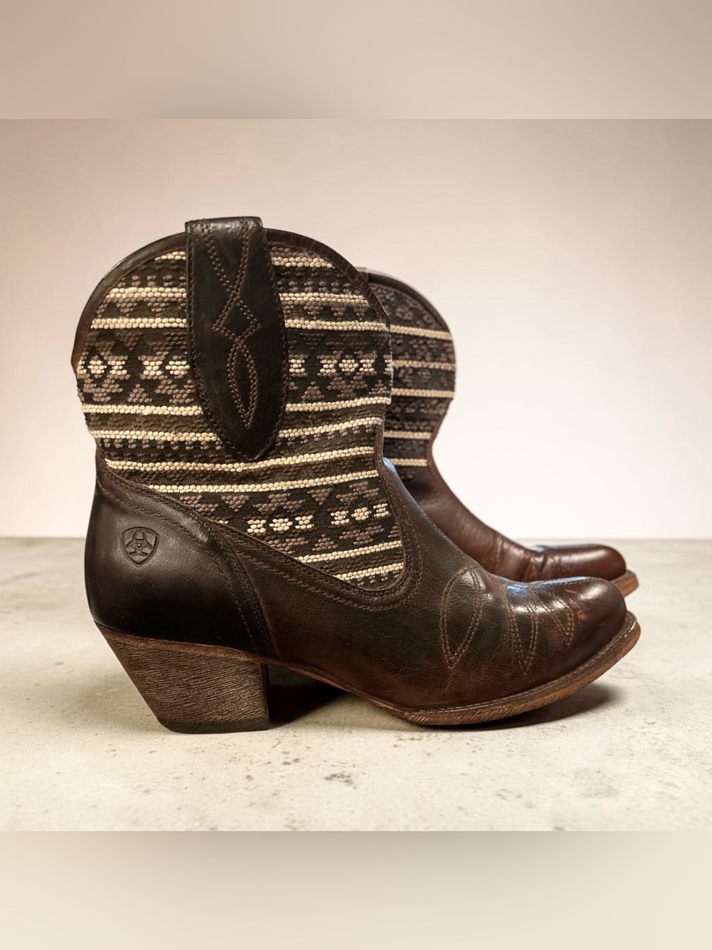 Ariat Women’s Meadow Aztec Dark Brown Leather Ankle Booties SZ. 9